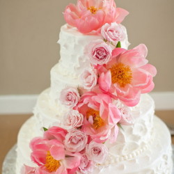 pink wedding cake from leatherwooddesign,com