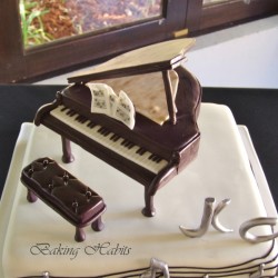 Music theme wedding cake on Music theme wedding page